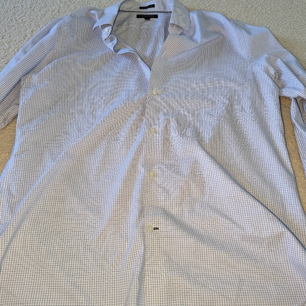 Banana Republic Men's Button Down Shirt - Picture 4 of 8